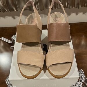 Sorel Women's Sandals in Brown and Tan